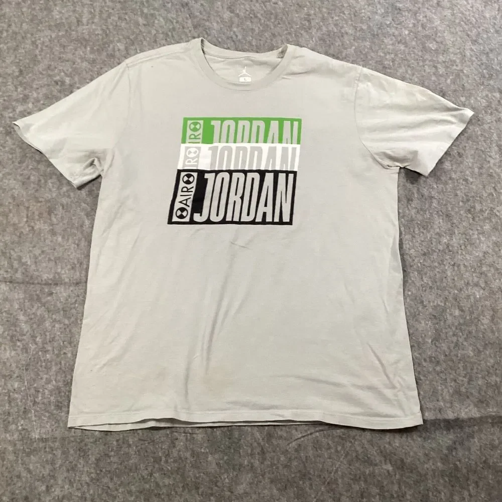 Jordan‎ Men's T-Shirt Size L Gray Graphic Print Short Sleeves Crew Neck Nike Air